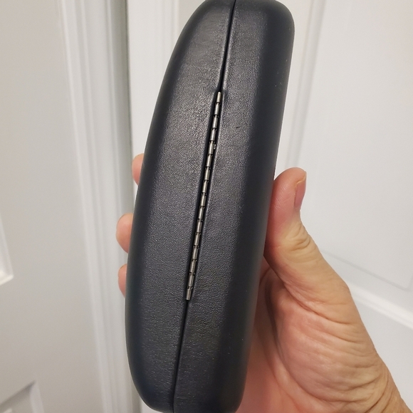 Nike Black Hardshell Eye Glass Case - Picture 6 of 7